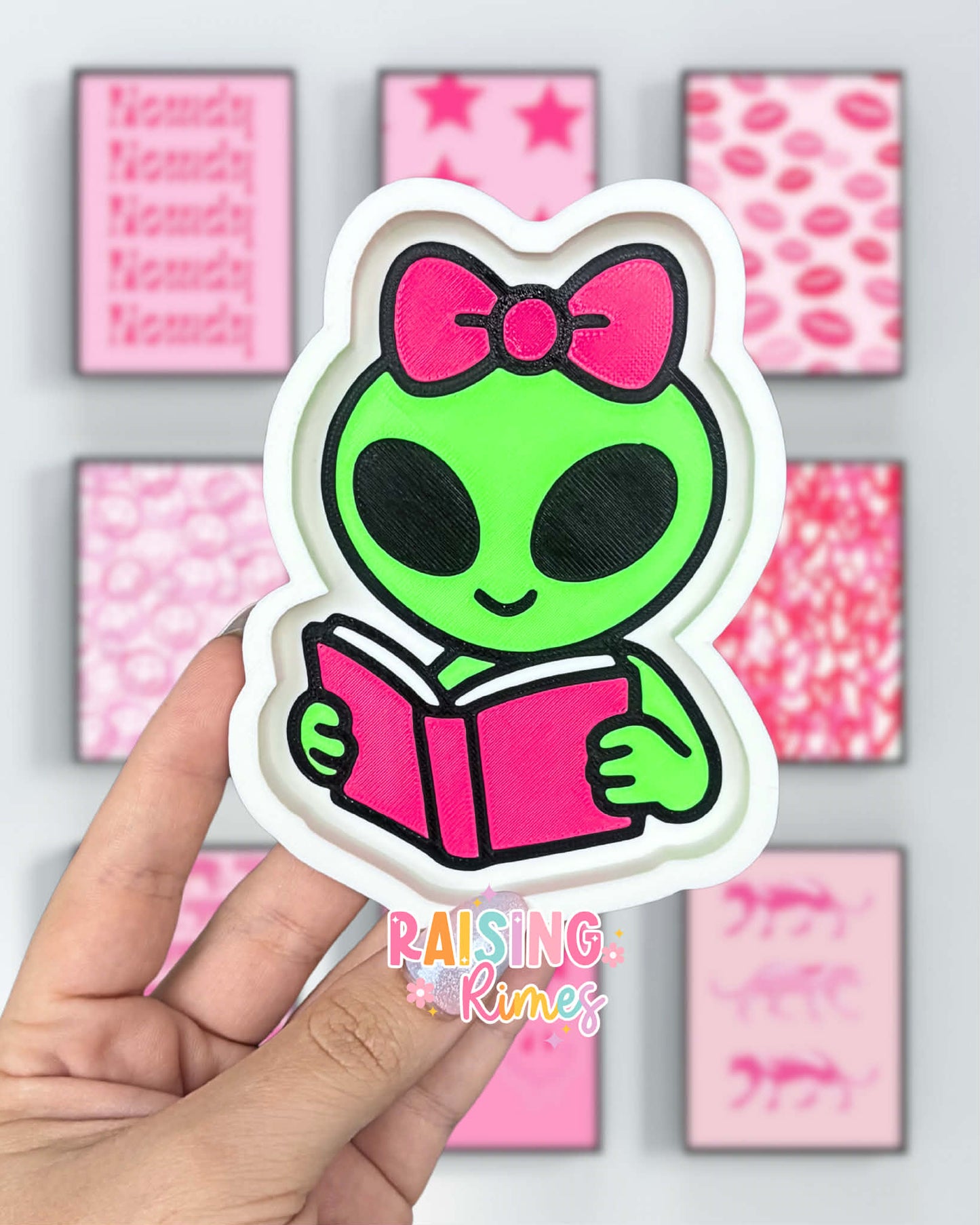 Reading Alien - Trinket Tray - STL & 3mf- Digital Download